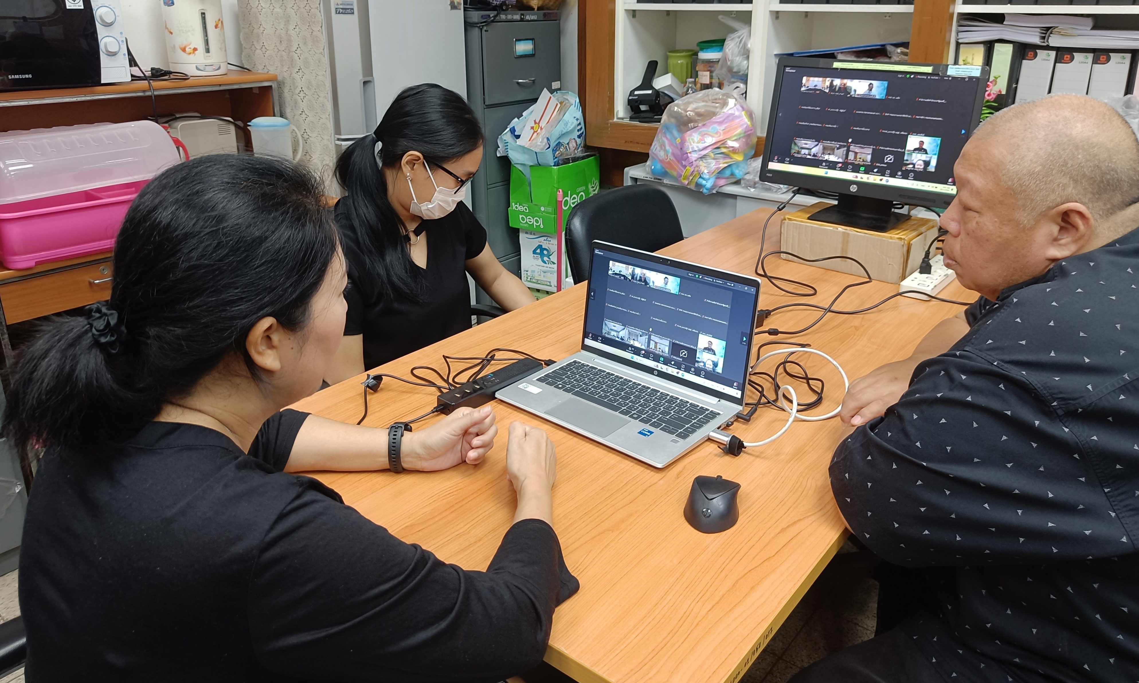 title - เข้าร่วมการประชุมชี้แจงกรอบและแนวทางการประเมินผลการปฏิบัติราชการของส่วนราชการ ประจำปีงบประมาณ พ.ศ. 2569-2570 ครั้งที่&nbsp;2 ผ่านสื่ออิเล็กทรอนิกส์ (ระบบ&nbsp;Zoom Meeting&nbsp;/&nbsp;Facebook Live และผ่านระบบ&nbsp;Youtube Live) ของสำนักงาน ก.พ.ร.